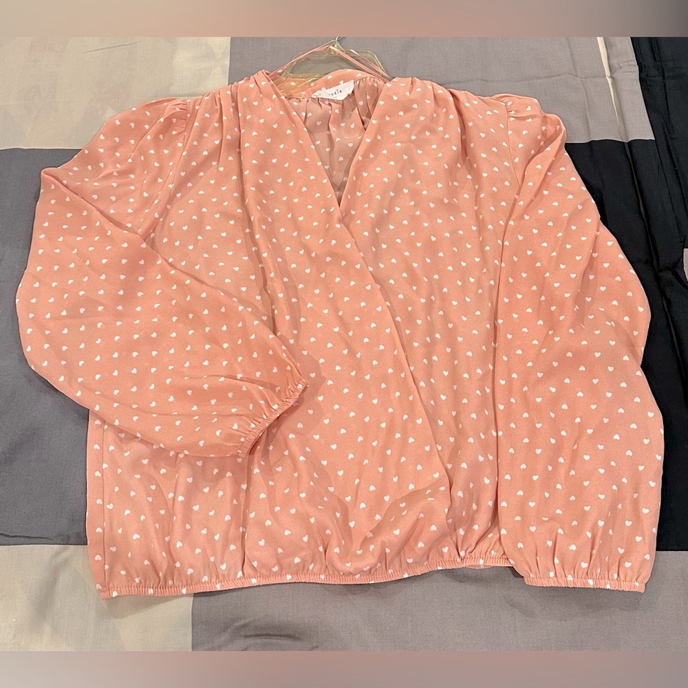 Elodie Nordstrom Size Large Long Sleeve Blouse Hearts All Over Work Wear Coquett